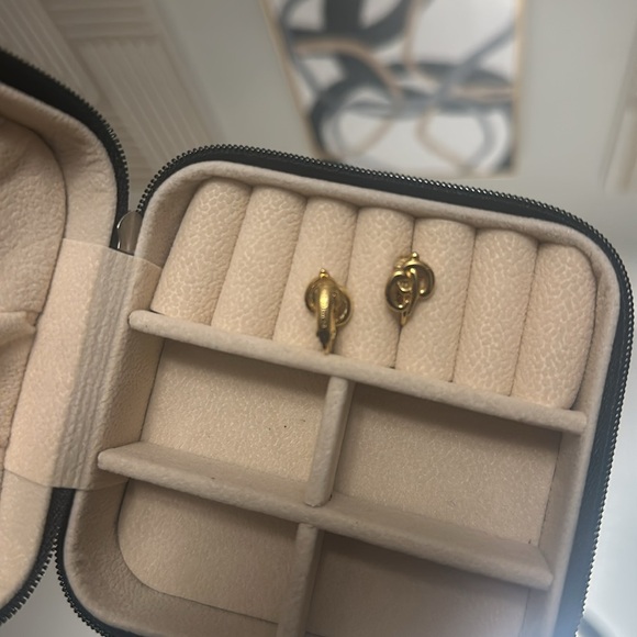 Christian Dior authentic clip on earrings - Picture 3 of 5